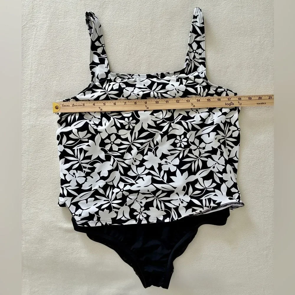Lands’ End Swimsuit Women’s 16 One Piece Black White Floral Resort Cruise Wear